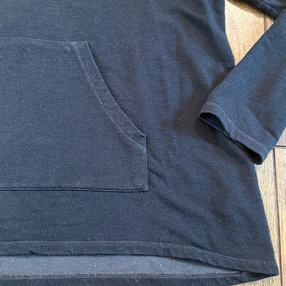 Sundry - Picture 2 of 4